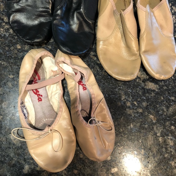 Capezio Jazz/ballet shoes - 3 pairs - Picture 2 of 3